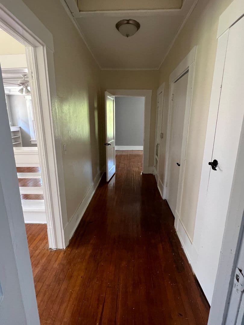Shreveport House: 1025 Foster St