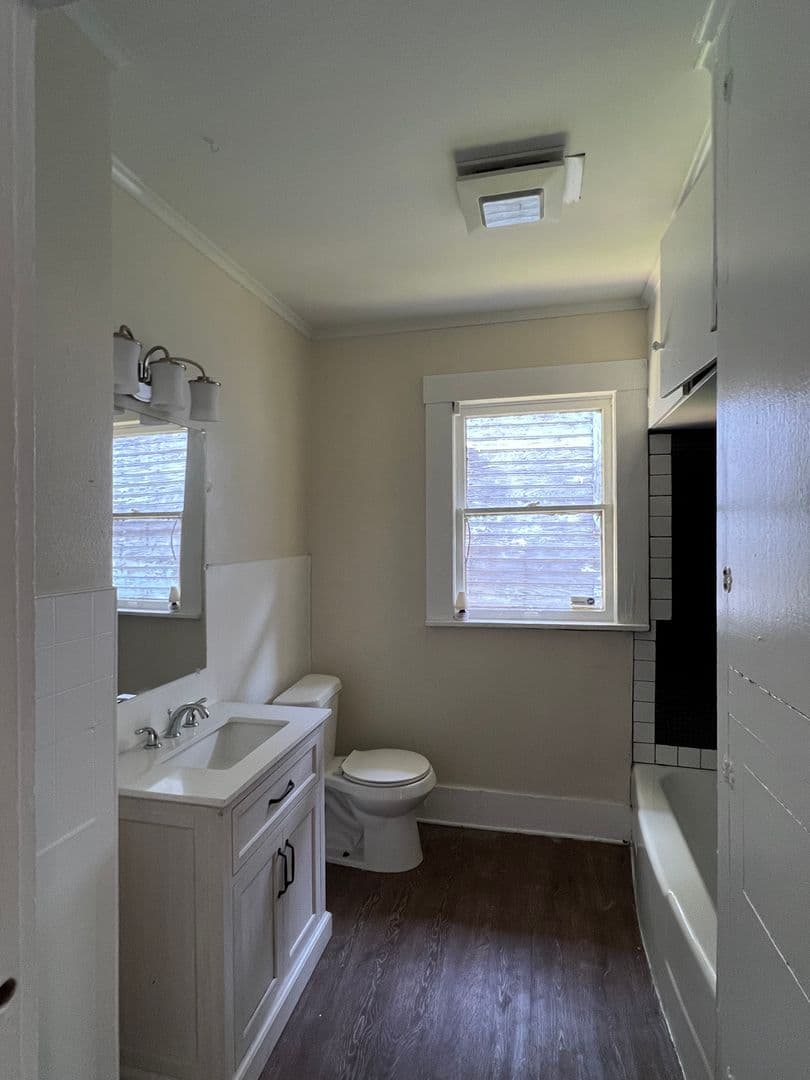 Shreveport House: 1025 Foster St