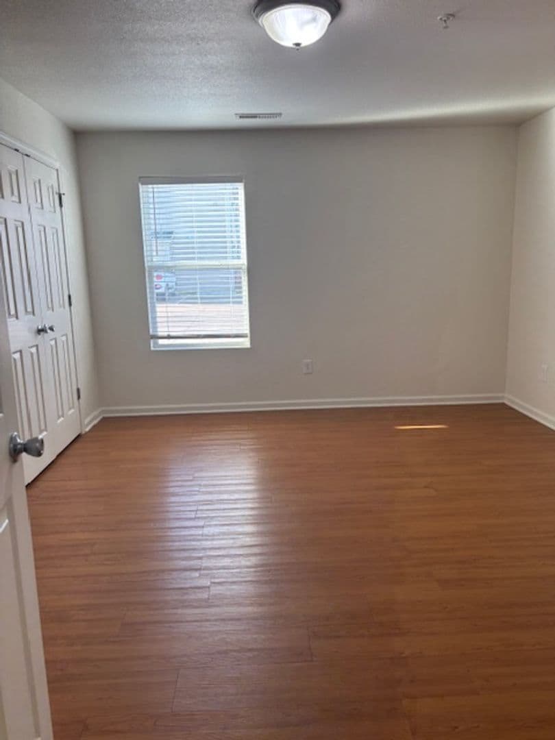 Evansville Apartment: 1952 Colts Lane