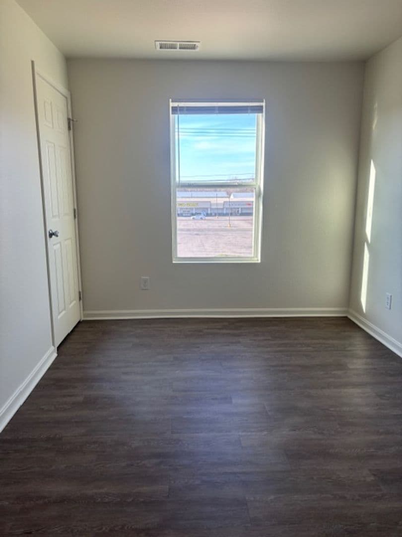 Evansville Apartment: 1952 Colts Lane