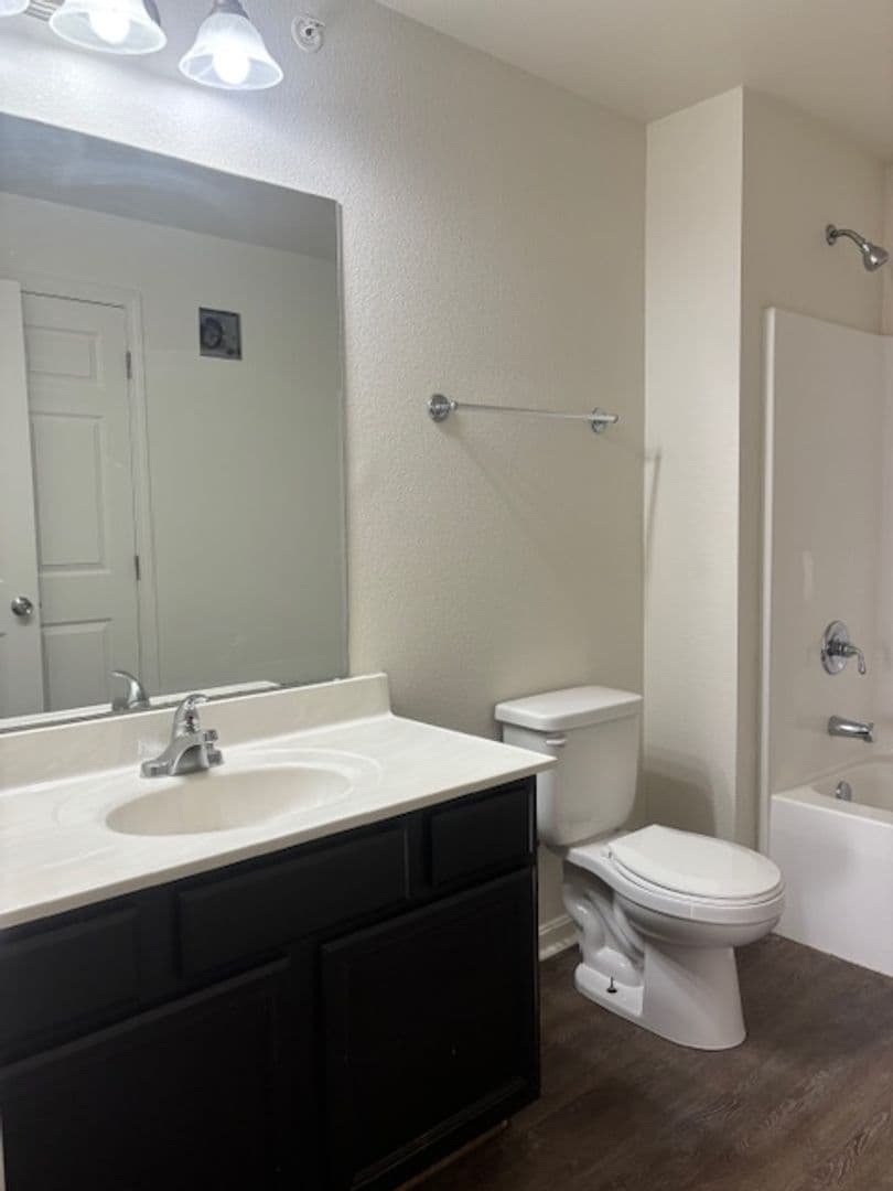Evansville Apartment: 1952 Colts Lane
