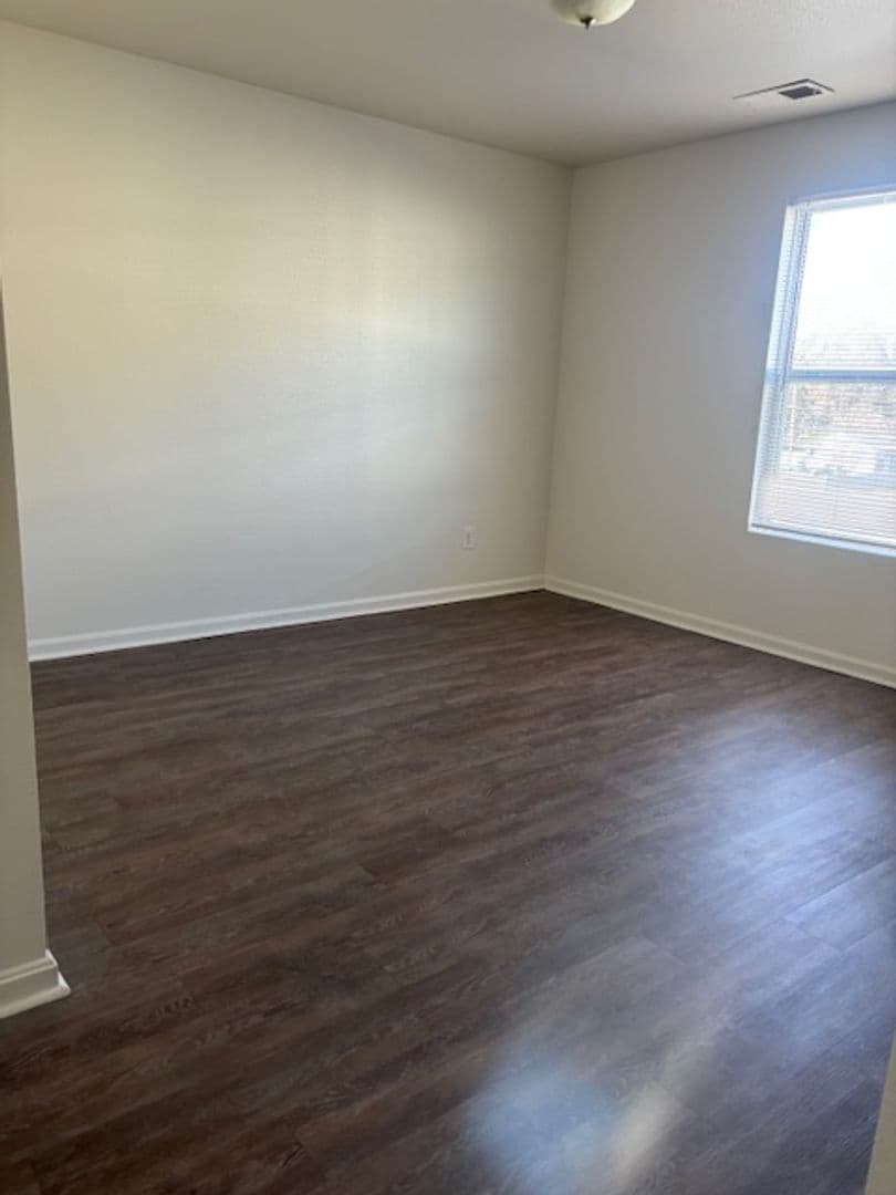 Evansville Apartment: 1952 Colts Lane