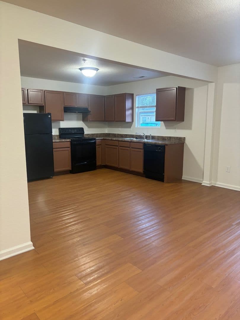 Evansville Apartment: 1952 Colts Lane