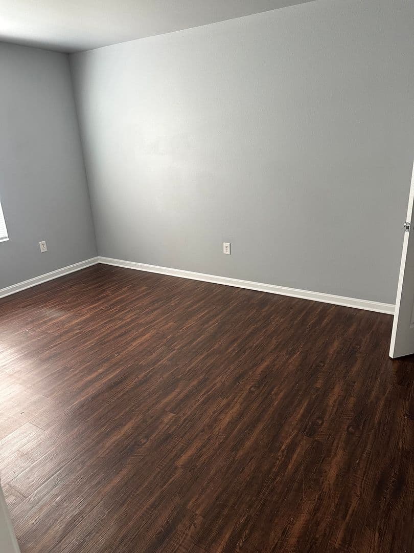 Fort Branch Apartment: 48 W 800 S