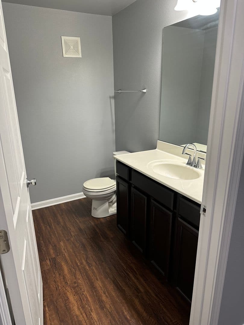 Fort Branch Apartment: 48 W 800 S