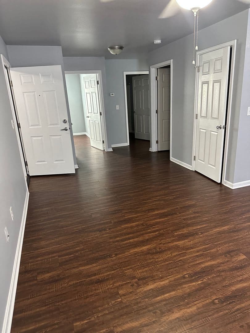Fort Branch Apartment: 48 W 800 S