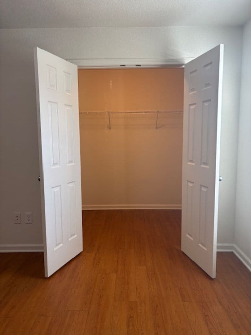 Evansville Apartment: 1952 Colts Lane