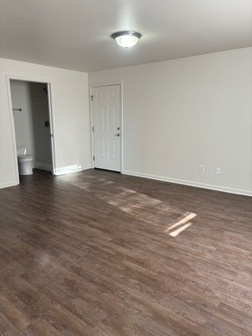 Evansville Apartment: 1952 Colts Lane