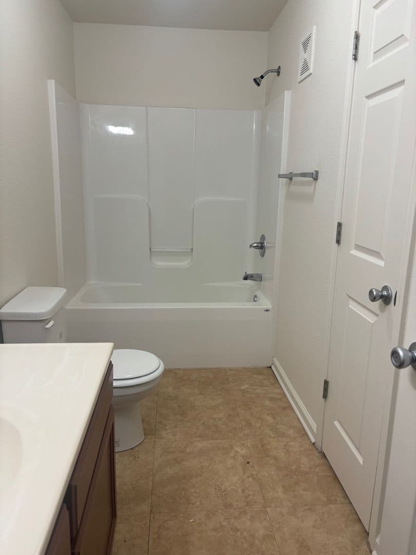 Evansville Apartment: 1952 Colts Lane