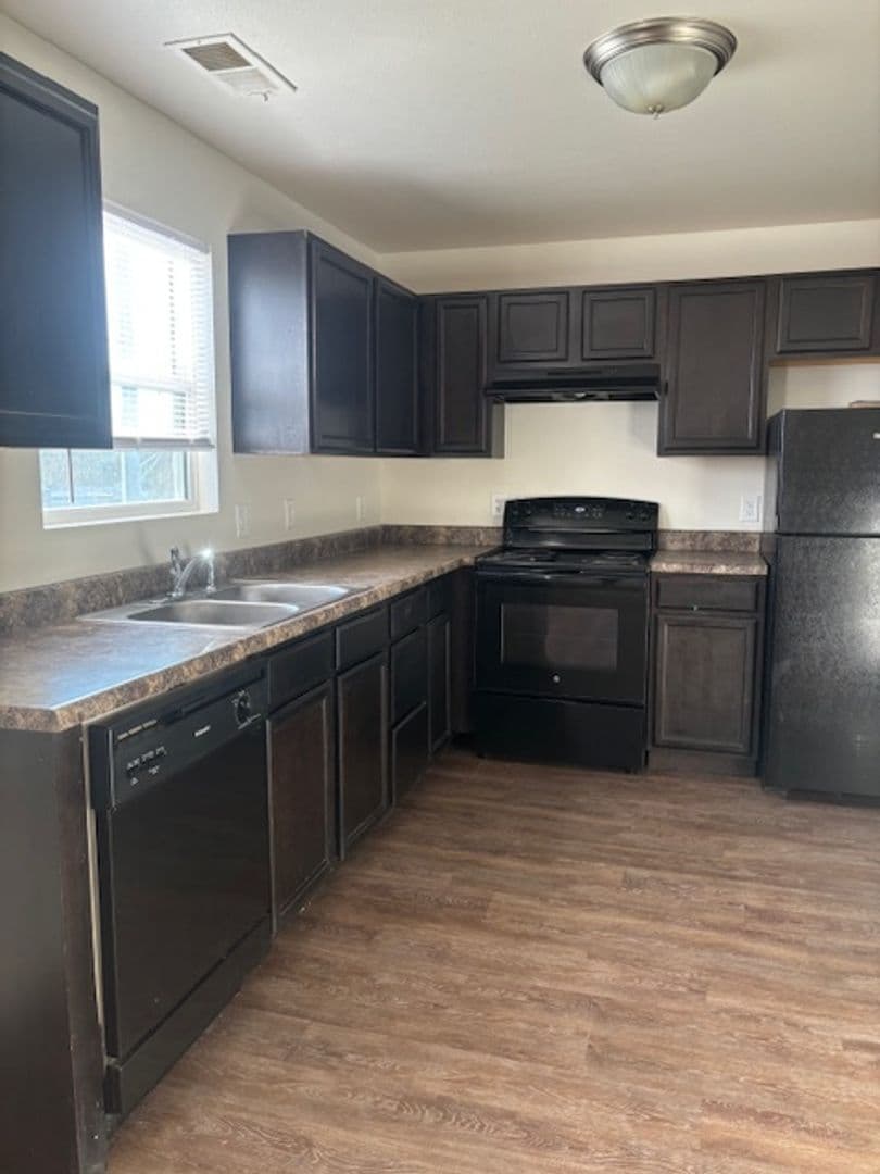 Evansville Apartment: 1952 Colts Lane