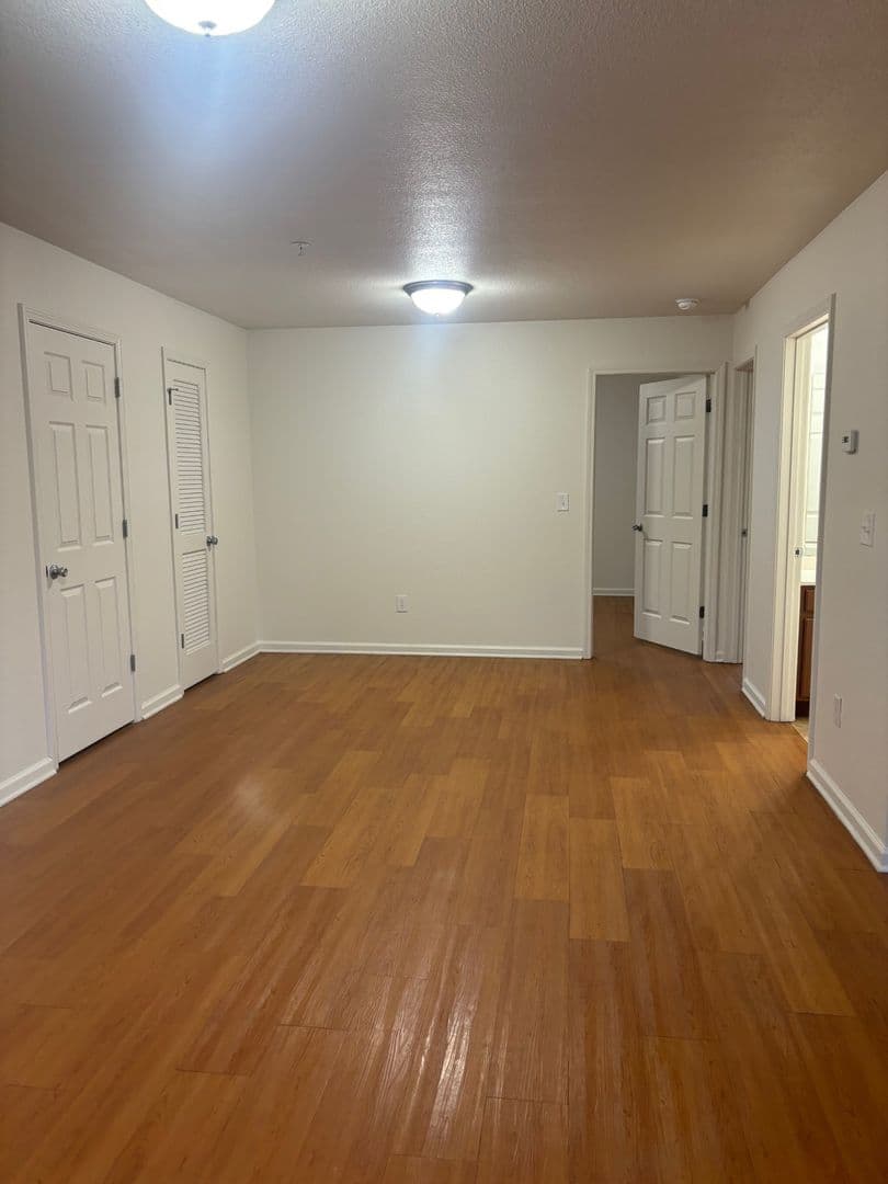 Evansville Apartment: 1952 Colts Lane