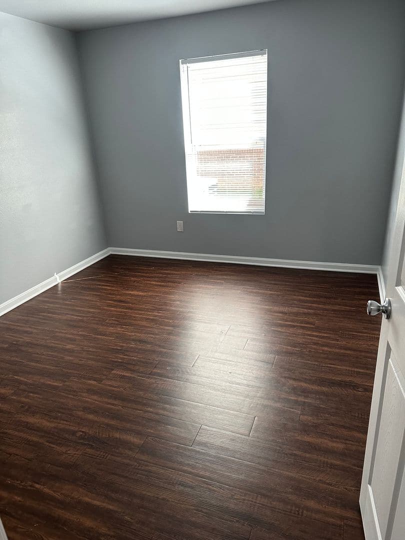 Fort Branch Apartment: 48 W 800 S