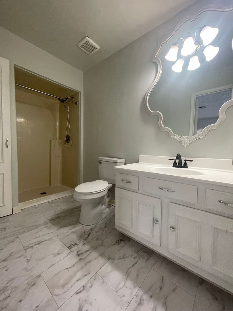 Charlotte Condo: 4816 Spring Lake Dr