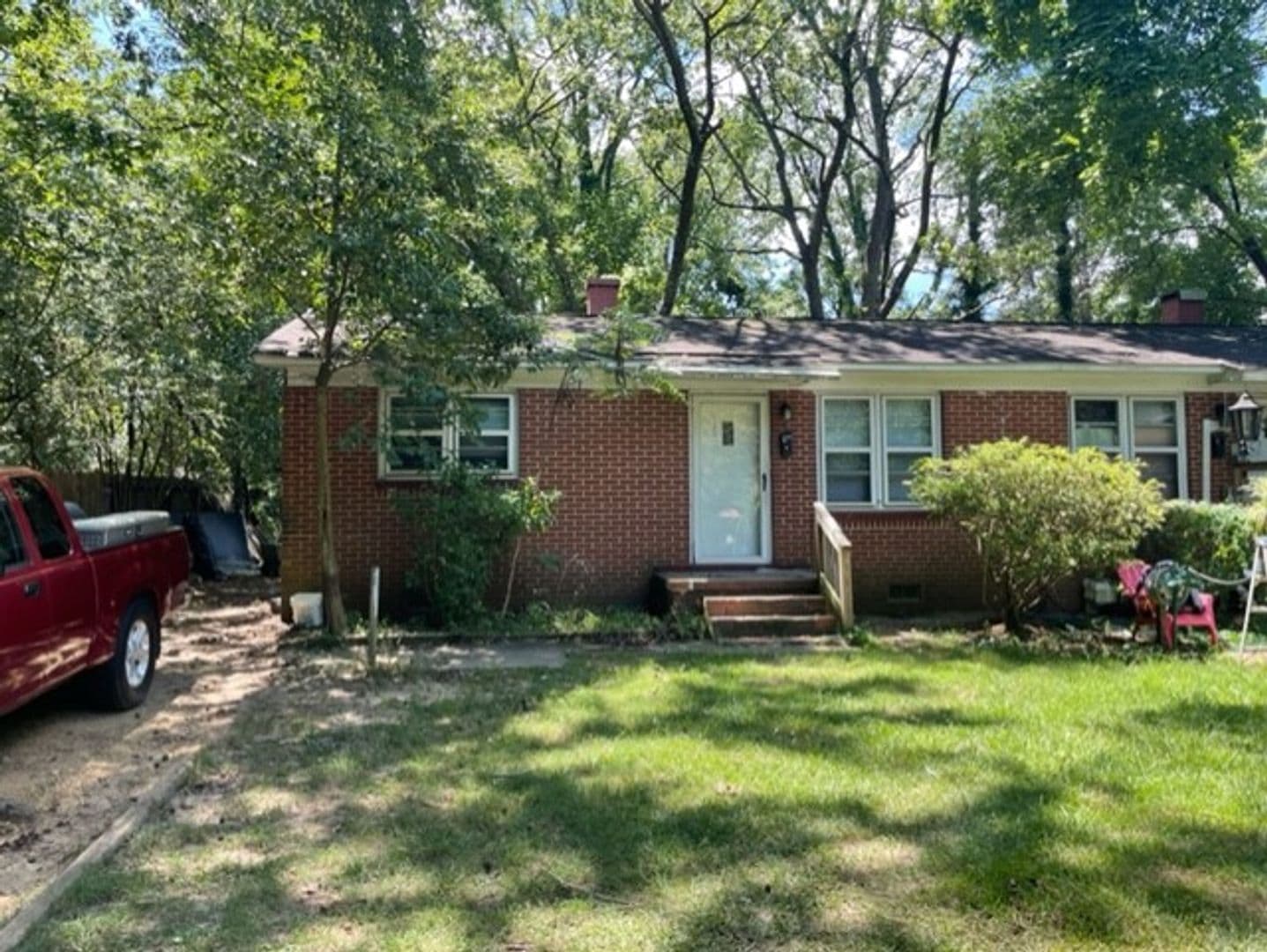 Charlotte Apartment: 4503-A Lochleven St