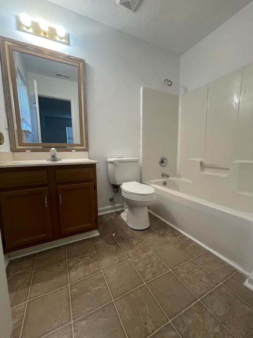 Pineville House: 1614 Dendy Lane
