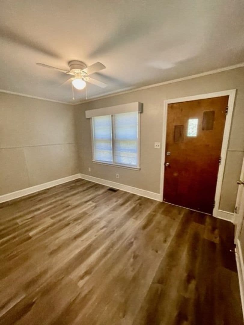 Charlotte Apartment: 4503-A Lochleven St