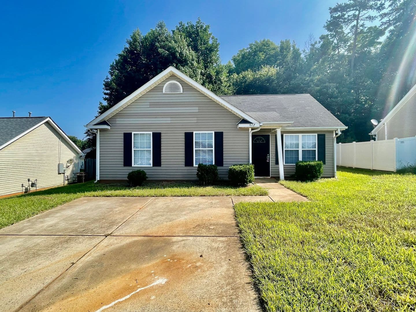 Charlotte House: 627 Mistral Way
