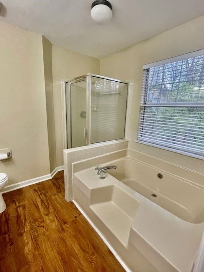 Pineville House: 12511 Agate Lane