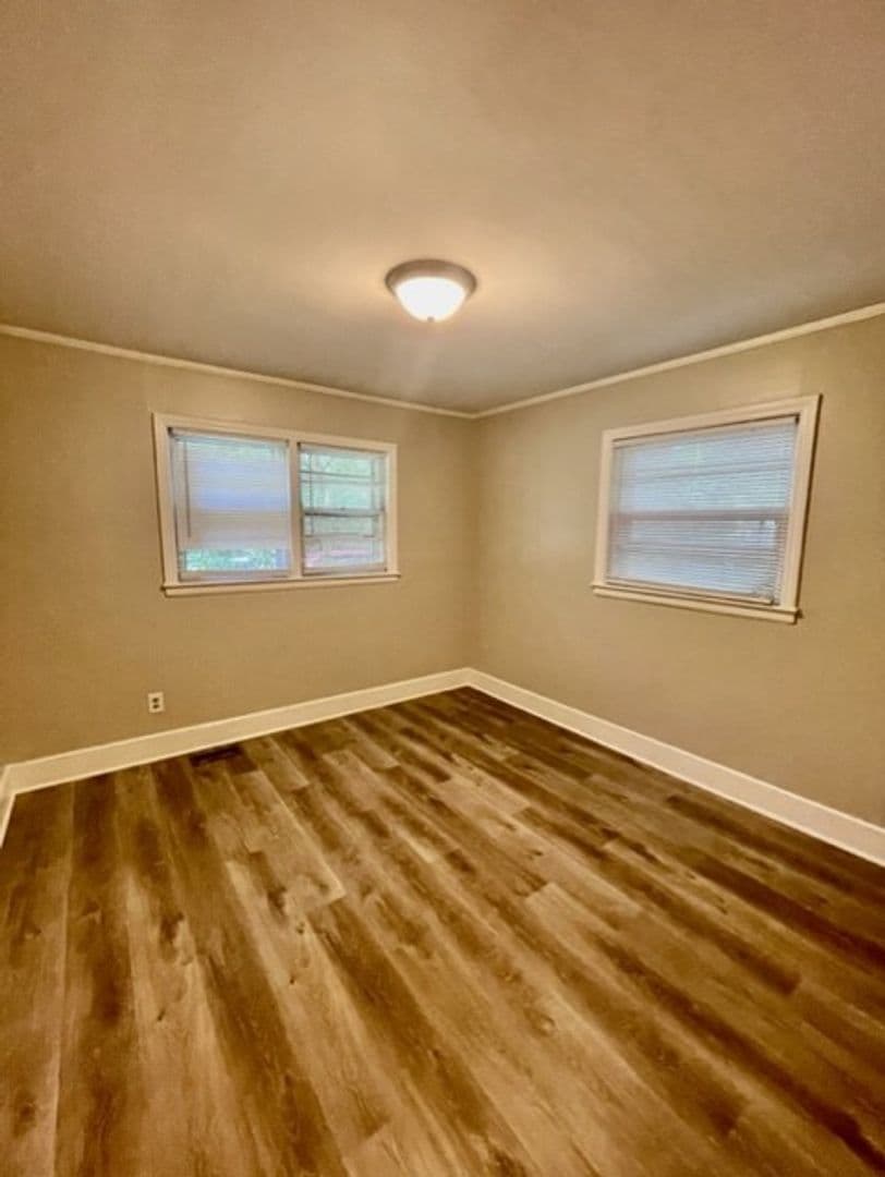 Charlotte Apartment: 4503-A Lochleven St
