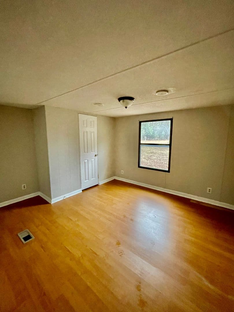 Dallas House: 112 Canipe Road