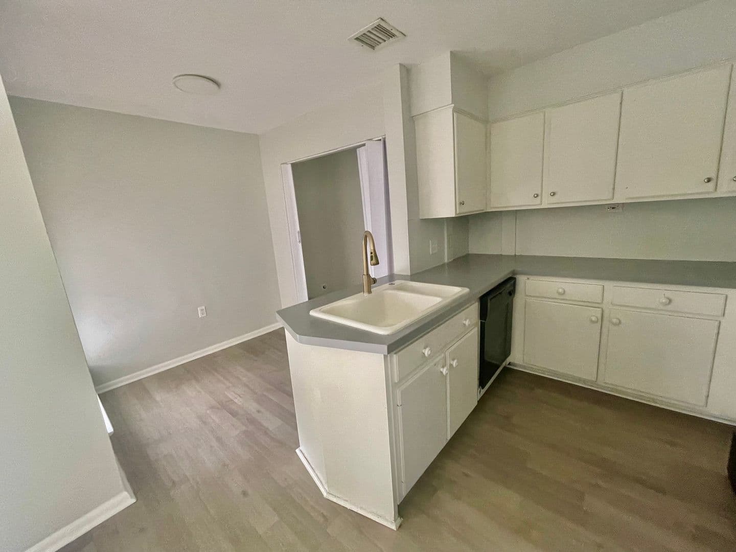 Charlotte Condo: 4816 Spring Lake Dr