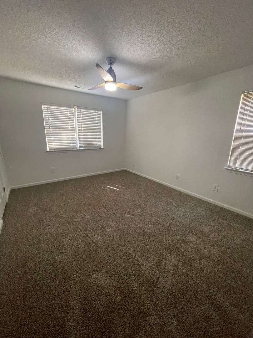 Pineville House: 1614 Dendy Lane