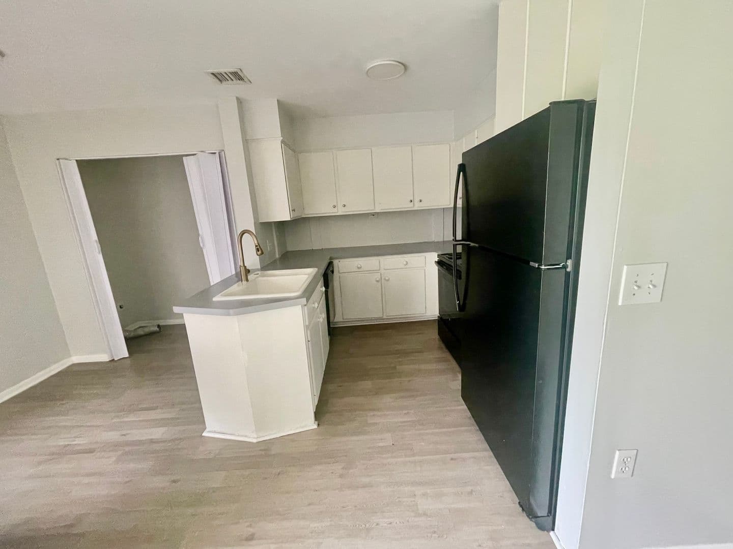 Charlotte Condo: 4816 Spring Lake Dr