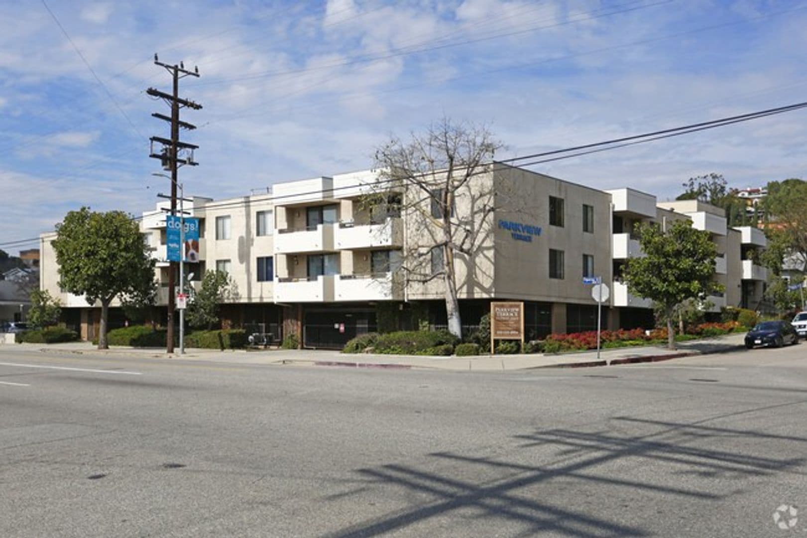 Los Angeles Apartment: 300 W Ave. 37