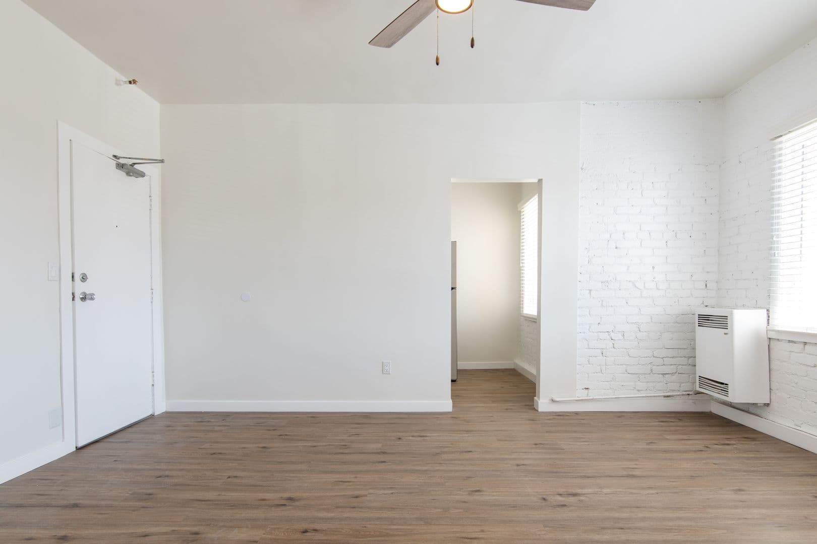 Los Angeles Apartment: 260 S Mariposa