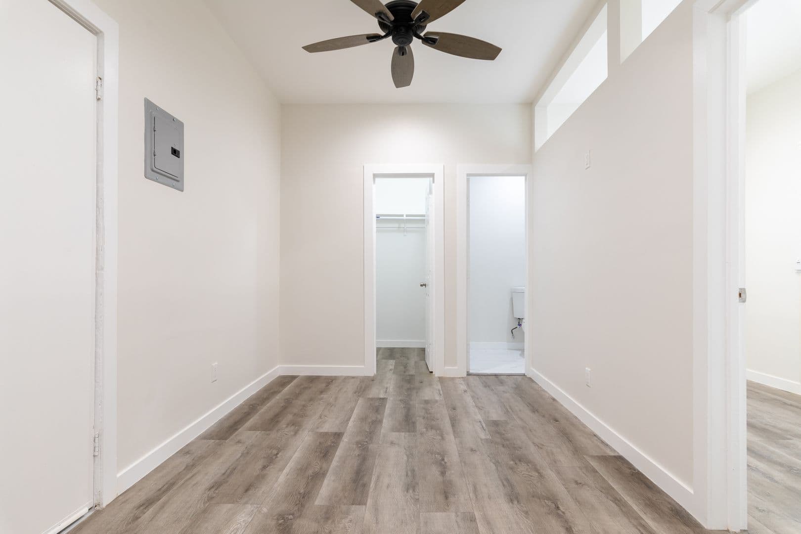 Los Angeles Apartment: 2025 E 4th Street