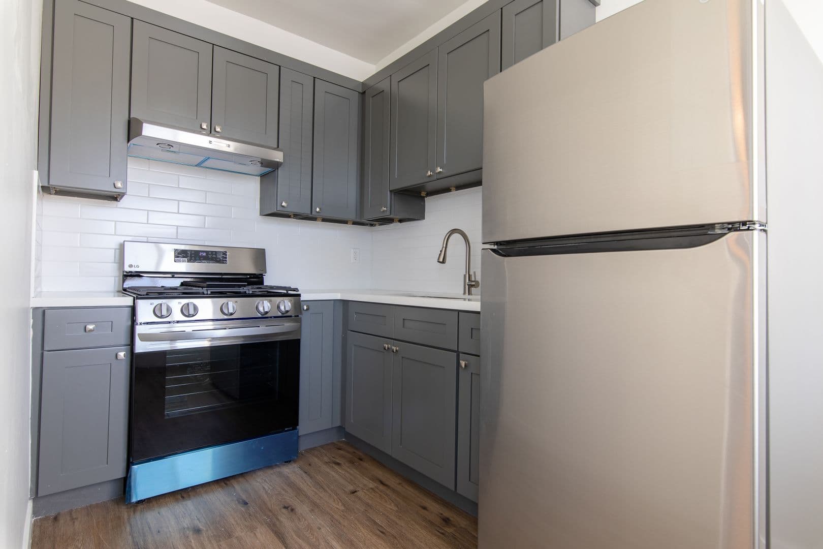 Los Angeles Apartment: 260 S Mariposa