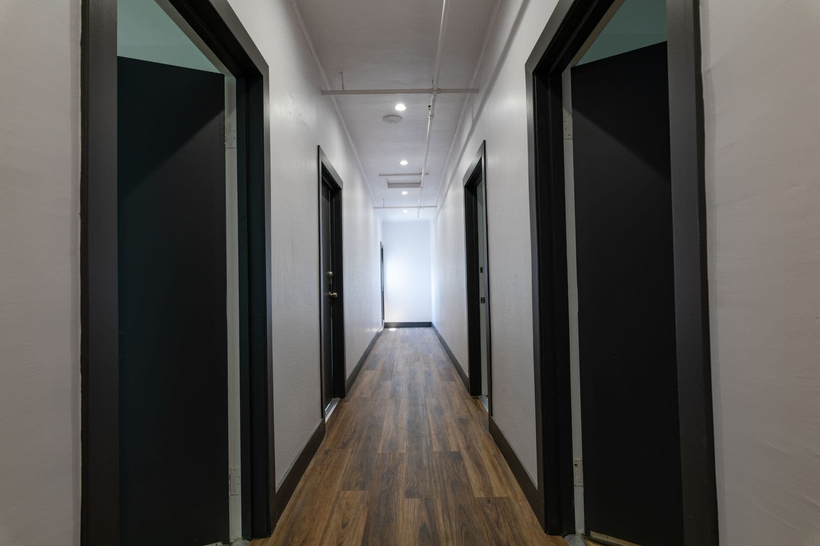 Los Angeles Apartment: 915 S Kenmore Ave