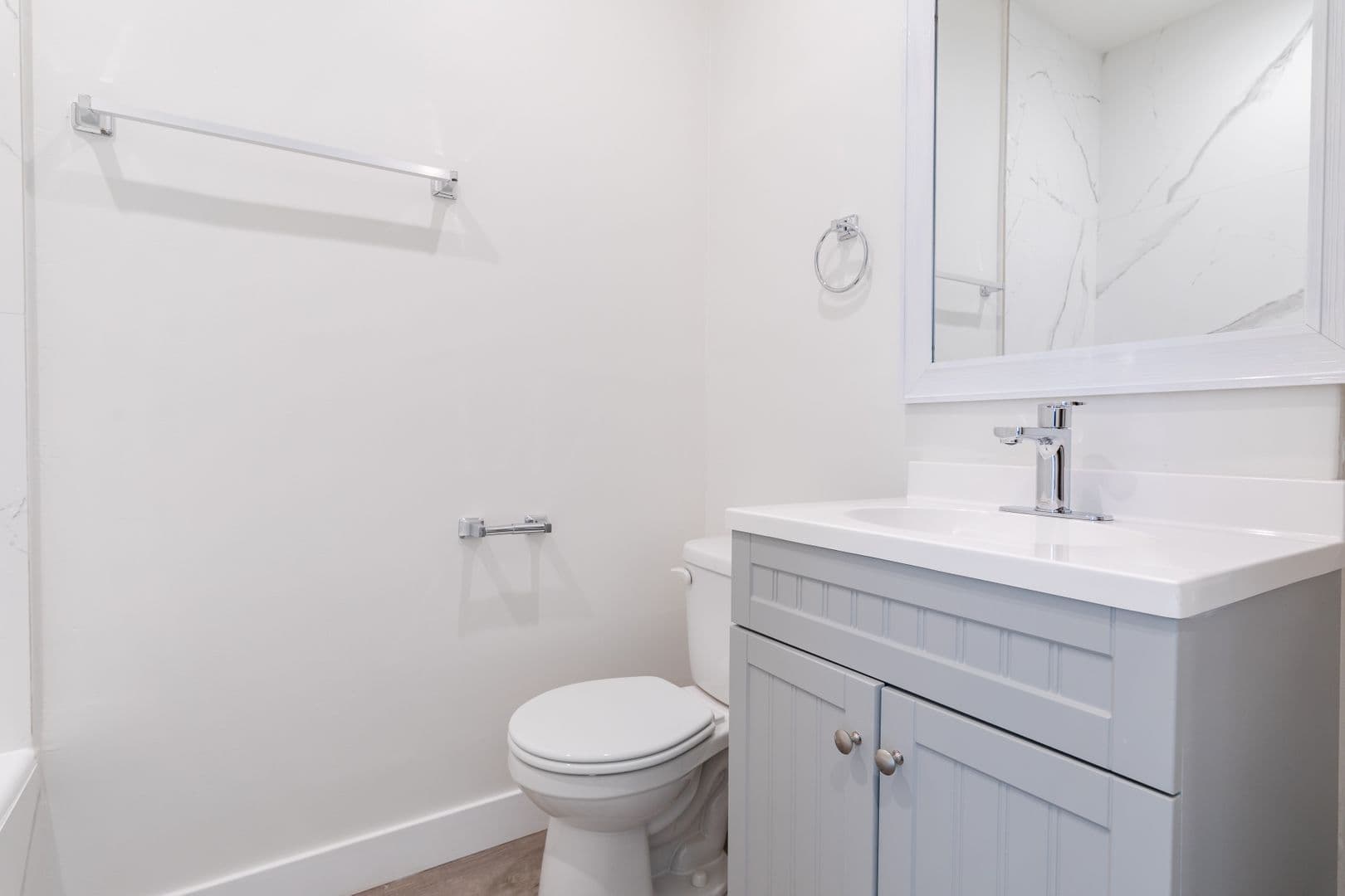 Los Angeles Apartment: 200 S Kenmore Ave