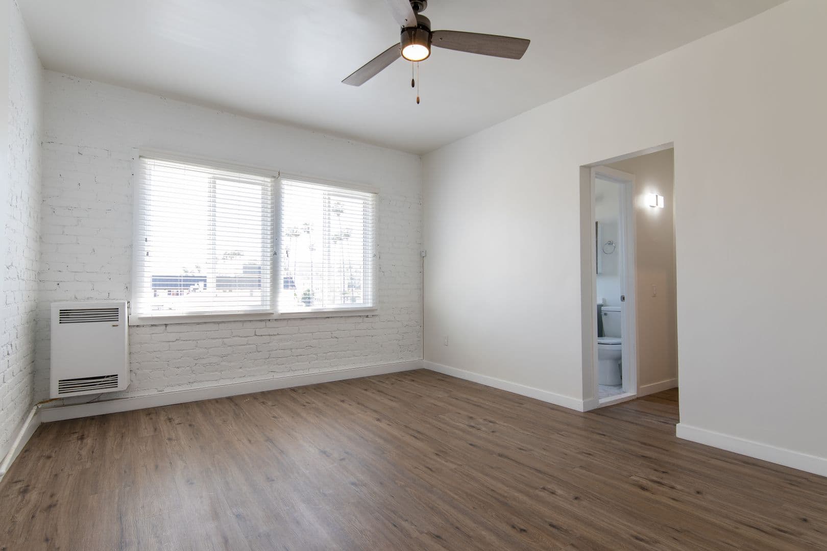 Los Angeles Apartment: 260 S Mariposa