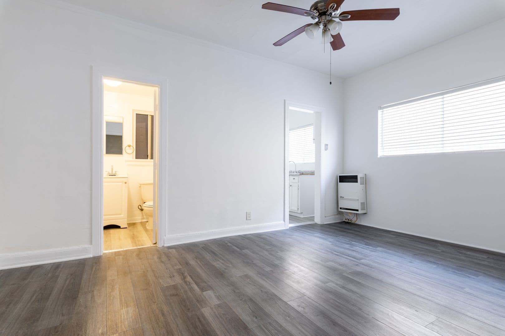 Los Angeles Apartment: 975-985 Oxford Ave