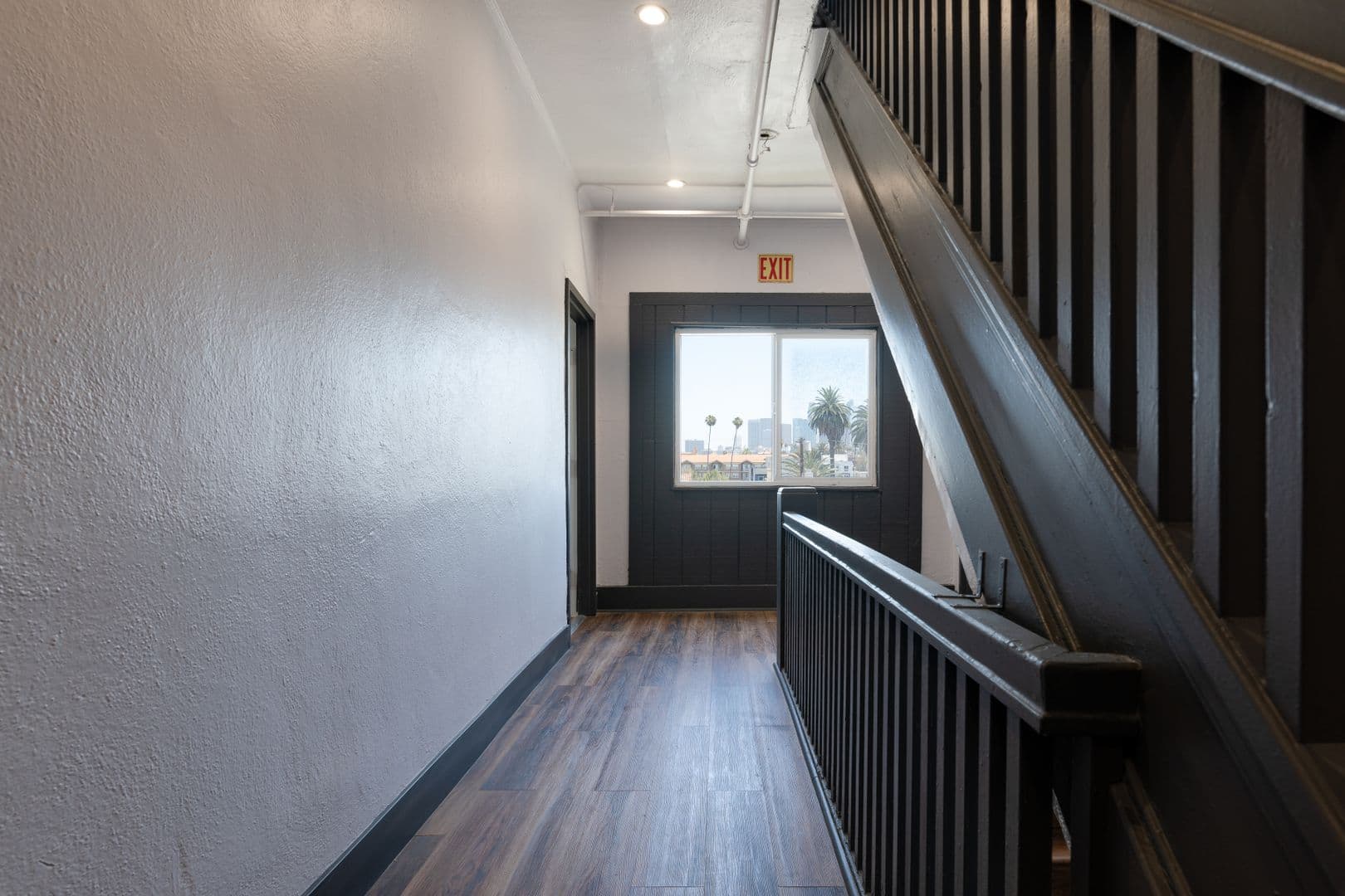 Los Angeles Apartment: 915 S Kenmore Ave