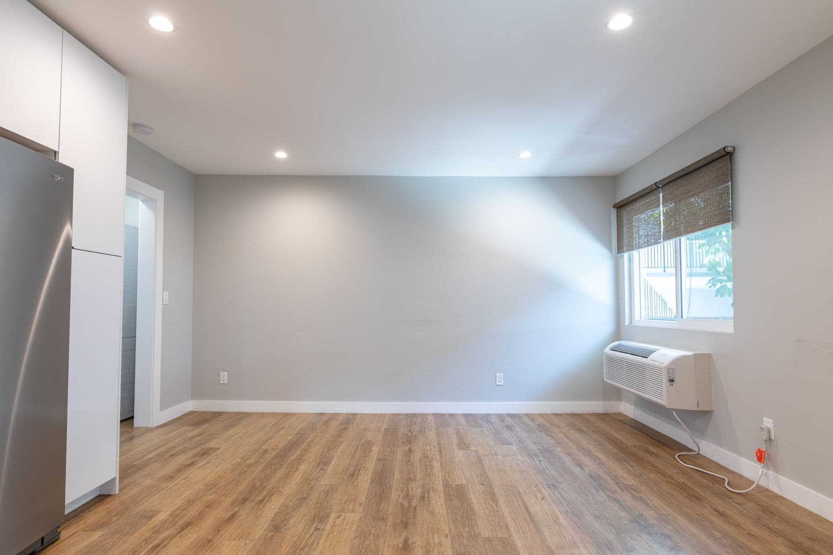 Los Angeles Apartment: 5635 Monte Vista St.