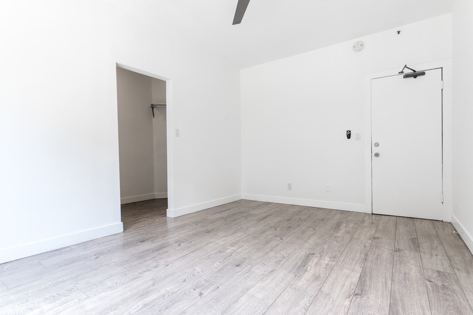 Los Angeles Apartment: 932 Irolo Sreet