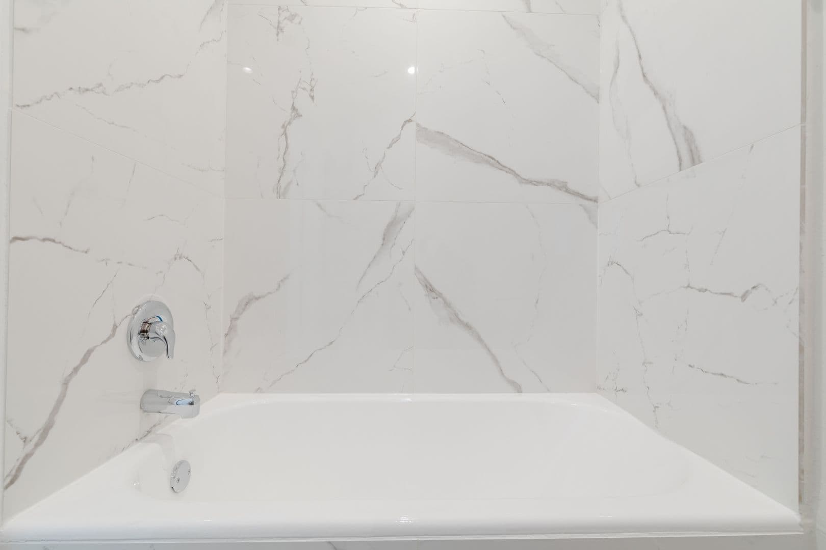 Los Angeles Apartment: 200 S Kenmore Ave