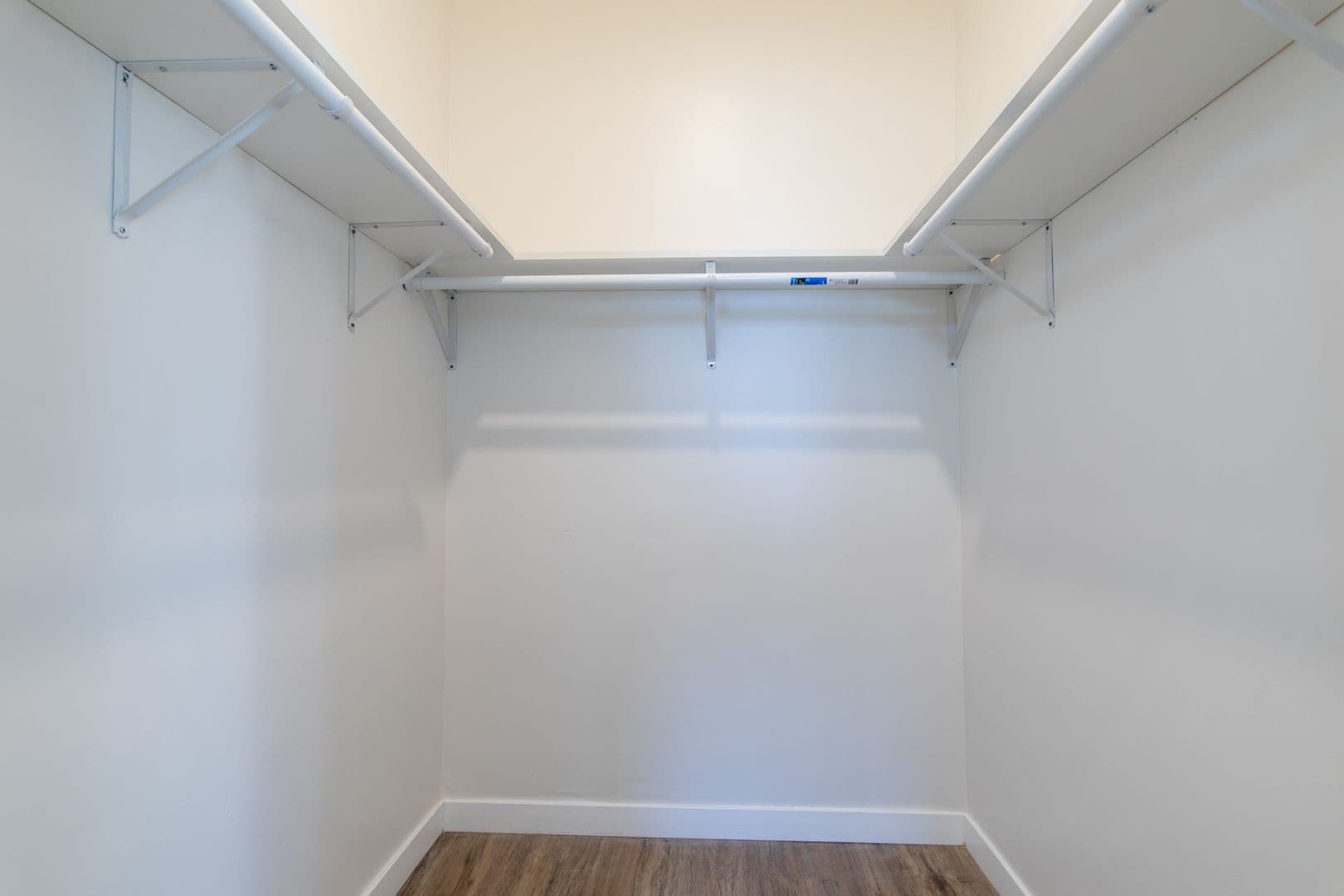 Los Angeles Apartment: 260 S Mariposa