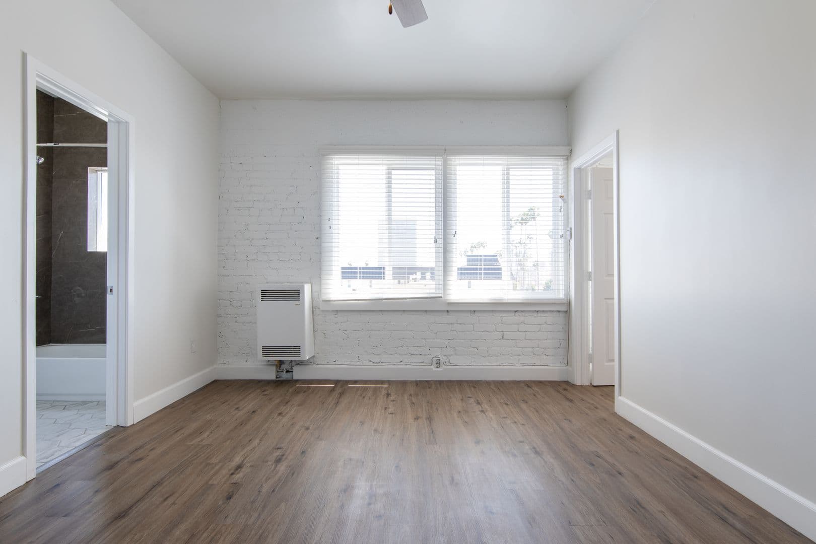Los Angeles Apartment: 260 S Mariposa
