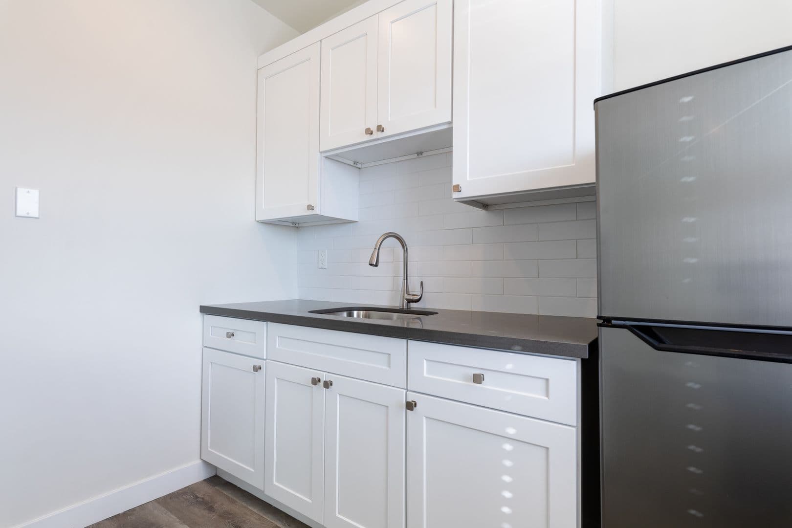 Los Angeles Apartment: 200 S Kenmore Ave