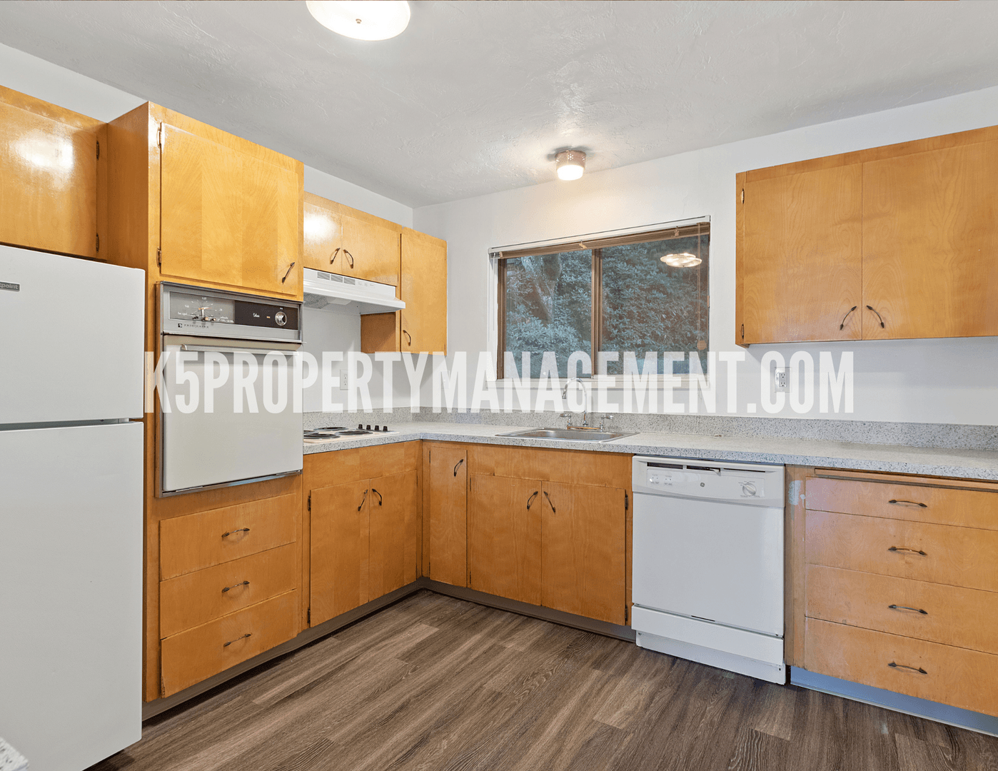 Portland Apartment: 4820 SW Barbur Blvd - 04