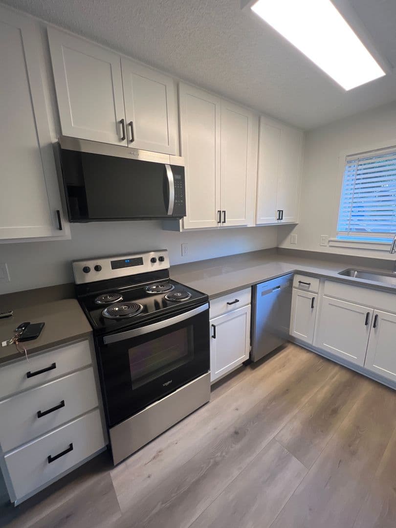 Beaverton Apartment: 10420 SW Kennedy St