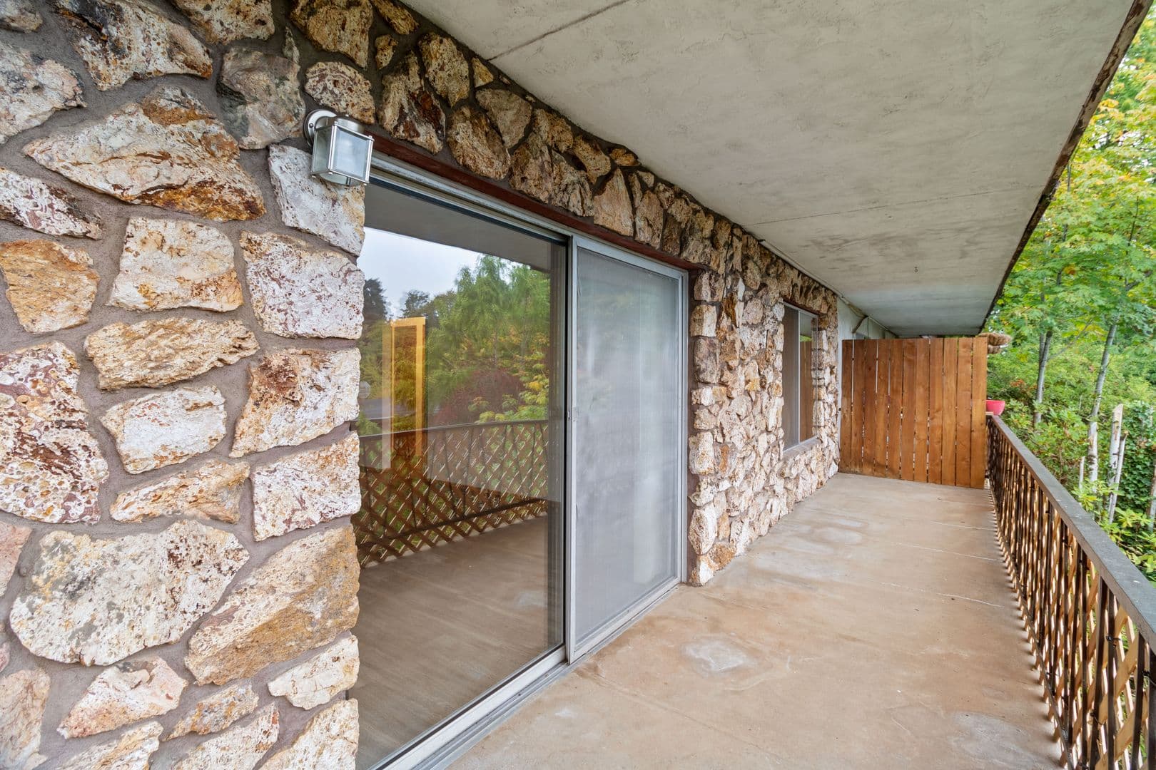 Portland Apartment: 4820 SW Barbur Blvd - 08