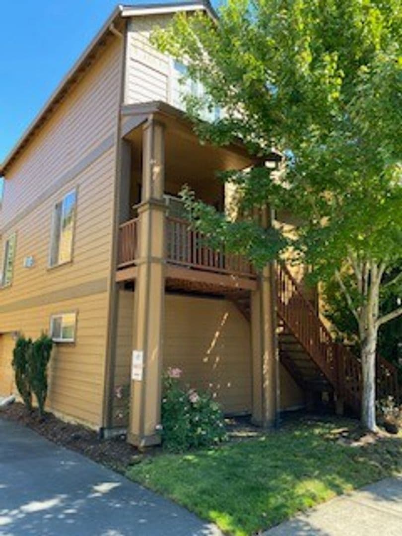 Beaverton House: 1090 SW 162nd Ave