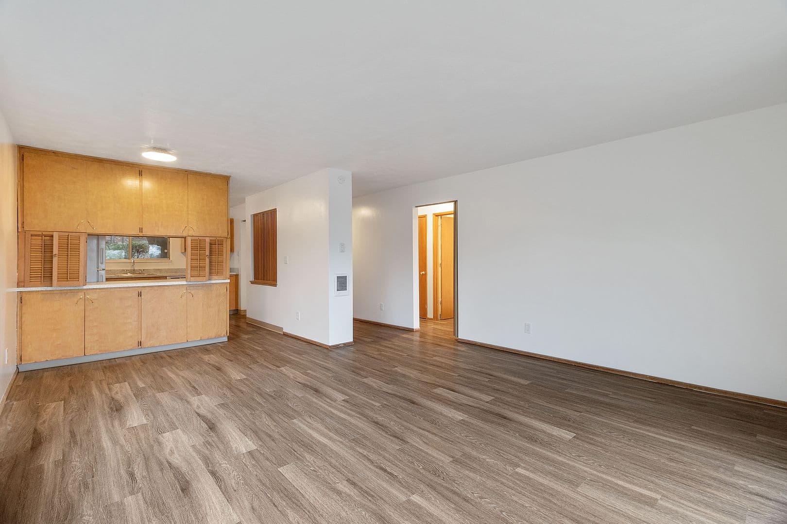 Portland Apartment: 4820 SW Barbur Blvd - 08