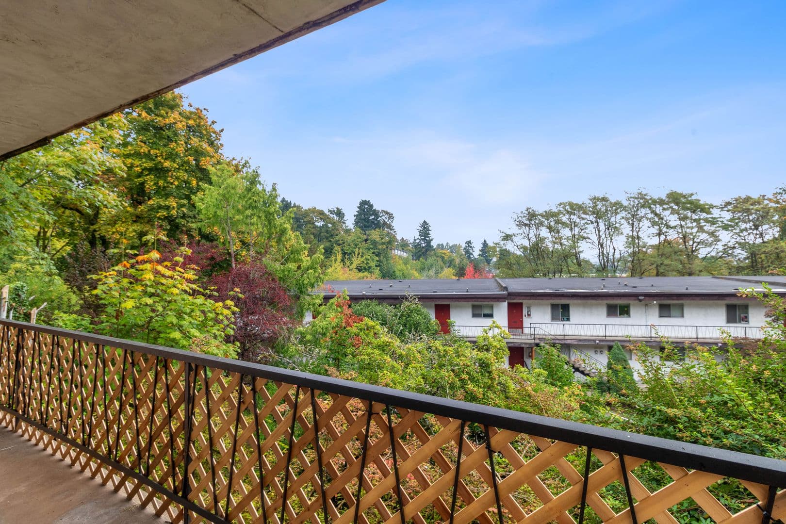 Portland Apartment: 4820 SW Barbur Blvd - 08