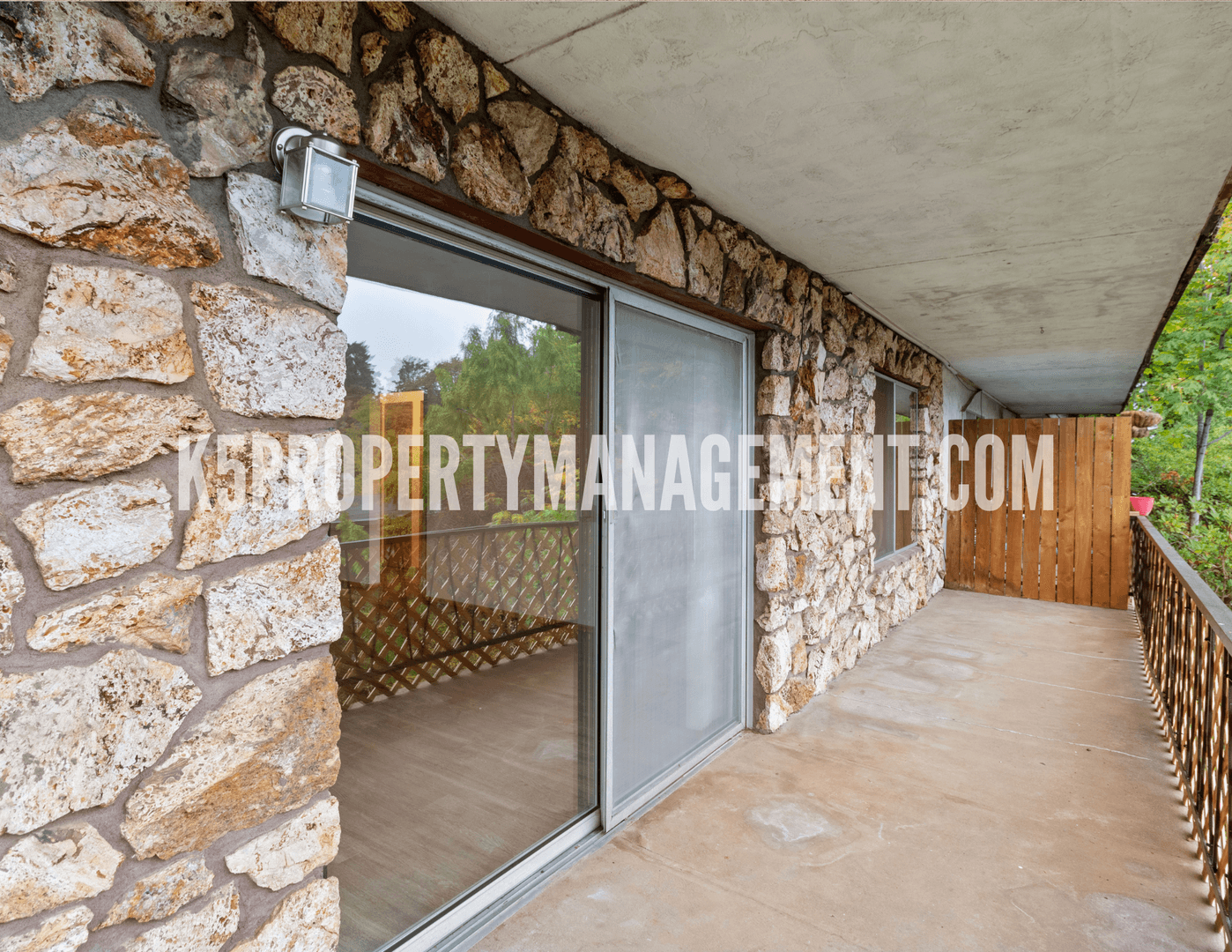 Portland Apartment: 4820 SW Barbur Blvd - 04