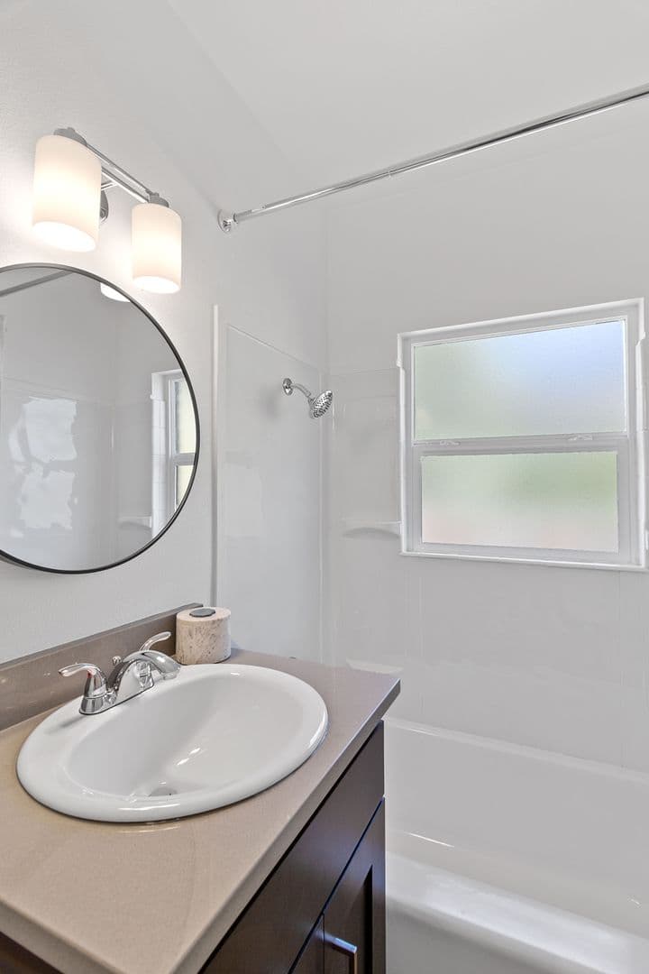 Portland Apartment: 5712 N. Interstate Ave